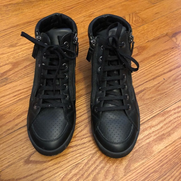 Black CHANEL sneakers size 7.5 like new - Picture 2 of 8